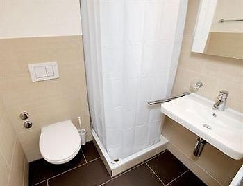 Guesthouse Dienerstrasse Цюрих Экстерьер фото